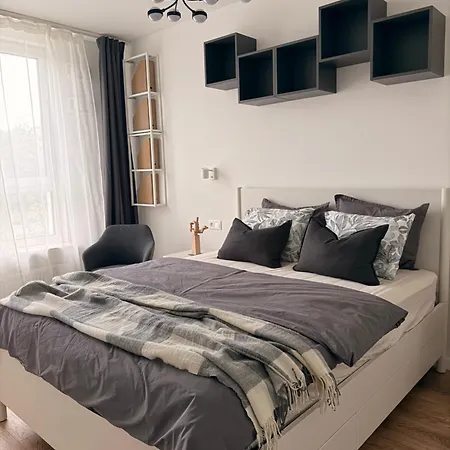 Nowoczesny W Centrum Balkon Parking *